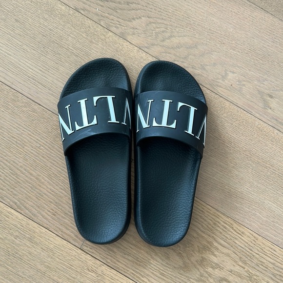 Valentino Shoes - VLTN slides